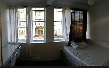 Mondeliving Vancouver House Guest House 2*,