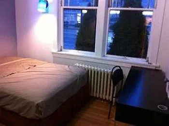 Mondeliving Vancouver House Guest House 2*,