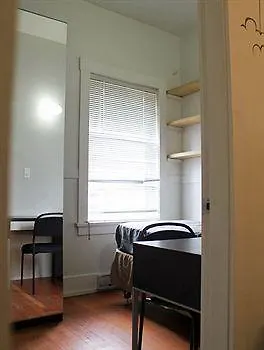 Mondeliving Vancouver House Guest House Hotel
